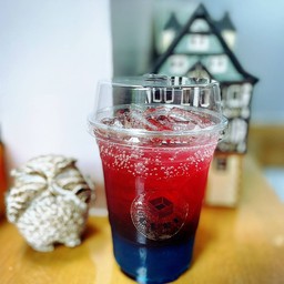 Blue & strawberry italian soda บลูพาลาไดซ์และสตอรเบอร์รี่อิตาเลี่ยนโซดา