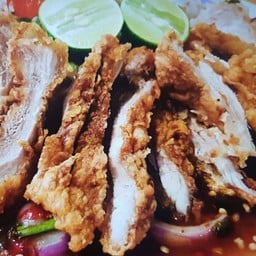 ยำไก่ทอดสูตรเยาวราช