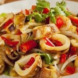 ยำปลาหมึก