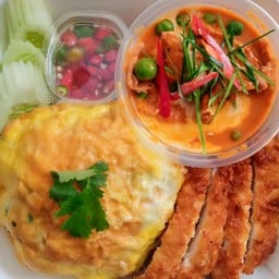 ชุดข้าวไข่เจียว+แกงพะแนงไก่+ไก่ทอด