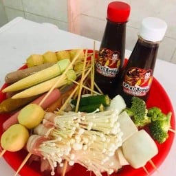 หม่าล่าเฮียหนุ่ม สาขา 2 (ติดร้านกาแฟ ณ จันทร์ ตลาดแม่กิมเตียง)