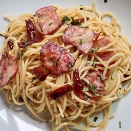 สปาเก็ตตี้เบค่อนผัดพริกแห้ง