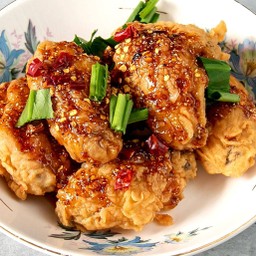 ไก่ทอดซอสแจ่วแซ่บ