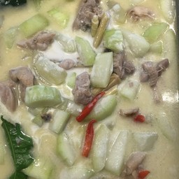 ต้มข่าไก่ใส่ฟัก