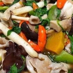 แกงเห็ดรวม