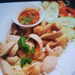 ไส้กรอกปลาลวกจิ้ม