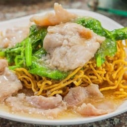 ราดหน้าขั้นเทพ อาหารตามสั่ง