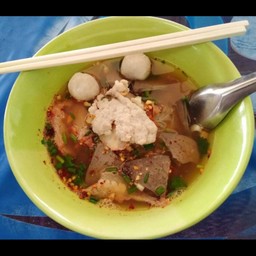 ก๋วยเตี๋ยวหมูต้มยำ