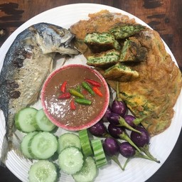 ชุดน้ำพริกกะปิ ปลาทูทอด