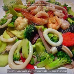 ผัดบ็อคโคลี่ กุ้ง,หมึก (เป็นกับข้าว)