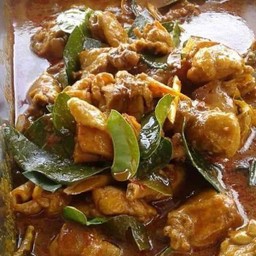 แกงเผ็ดไก่ใบยี่หร่า