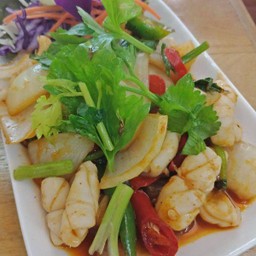 ปลาหมึกผัดไข่เค็ม