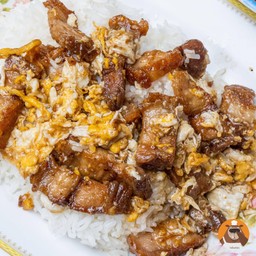 หมูกรอบผัดไข่น้ำมันหอยรสเด็ด