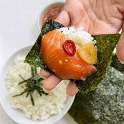 กุ้งดองโทมาเสะ แซลมอนซาชิมิ Kungdong กุ้งดอง -Salmondong แซลมอนดอง ซูชิ  หมู่บ้านปาริชาต