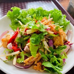 ยำรวมมิตรทะเล