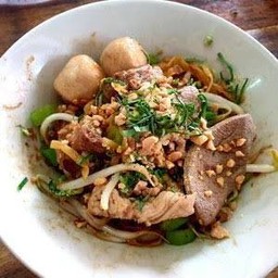 ก๋วยเตี๋ยวแห้งหมู