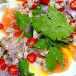 ยำไข่ยางมะตูมหมูสับ