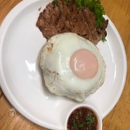 ข้าวกระเพราไก่,หมูสับ