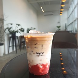 ลาเต้ สตอเบอรี่