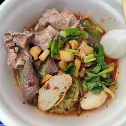 ร้านก๋วยเตี๋ยวต้มยำกระดูกอ่อน by ป้าขัน