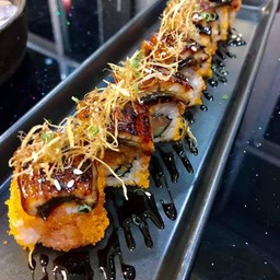 ปลาไหลคลุกไข่กุ้งโรล