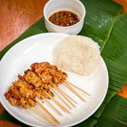 หมูปิ้งจิ้มแจ๋ว ไม้3บาท