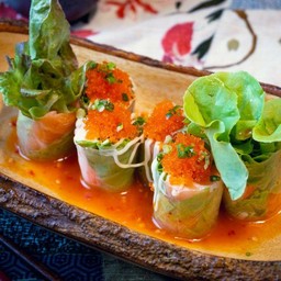 Salmon Tataki Roll