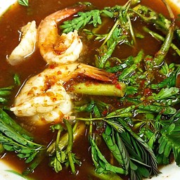 แกงส้มผักกระเฉดกุ้ง