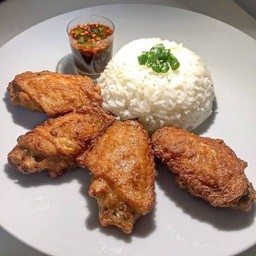 ข้าวปีกไก่ทอดจิ้มแจ่ว