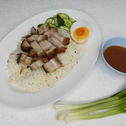 ข้าวหมูกรอบ