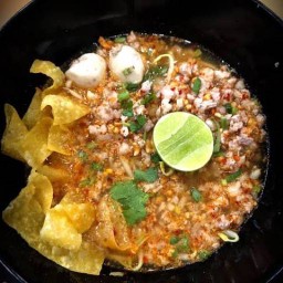ก๋วยเตี๋ยวต้มยำหมูไข่มะตูม บางนา