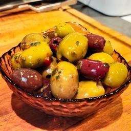Olives Mix Marinated Olives 120 Gram