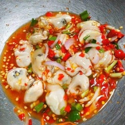 ยำ เเซ่บลิ้นล่อ ส้มตำ ยำขนมจีน ชาไทยครีมชีส ผัดไทยกุ้งสด  ตลาดปูดำ ตลาดปูดำ