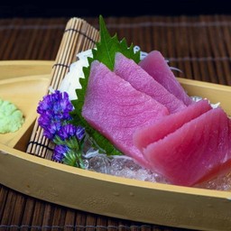 MAGURO SASHIMI