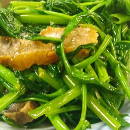 ผัดผักบุ้ง