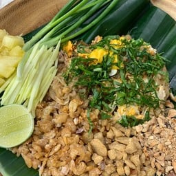 ผัดไทยหมูสับ