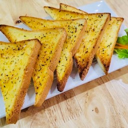 3.1ขนมปังกระเทียมอบกรอบ Crispy Gralic Bread
