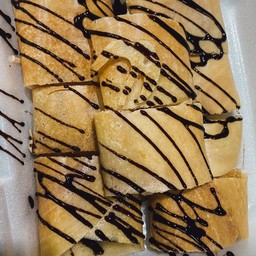 เครปม้วนกรอบนอกนุ่มใน 2 ไส้