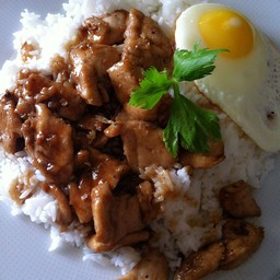 ผัดน้ำมันหอยราดข้าว