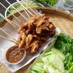 ร้านหมูปลาร้า พาเพลิน กาดบะป๊าว