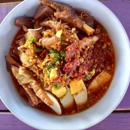 โก๋ ก๋วยเตี๋ยวไก่มะระ สูตรกรุงศรี