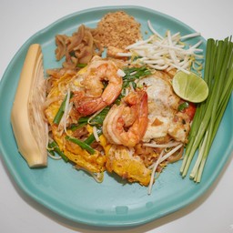 ผัดไทยสูตรแม่หมู (เลือกเนื้อสัตว์ต่างๆ)