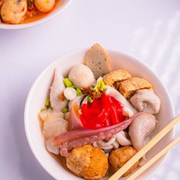 888 ก๋วยเตี๋ยวลูกชิ้นปลา -