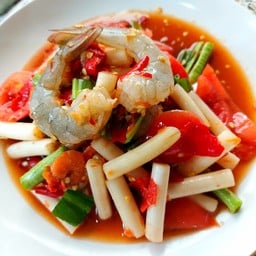ร้านส้มตำในสวนท้ายหาด