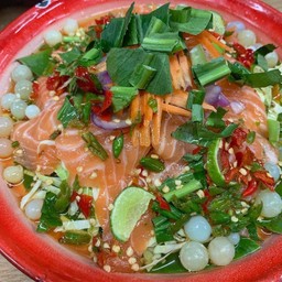 ยำแซลมอนซ่อนไข่