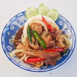 ข้าวผัดพริกสดขาหมู
