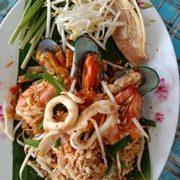 ผัดไทกุ้งสด อาหารตามสั่งเจ๊พรศรี