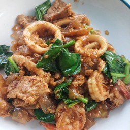 ผัดซีอิ้วกุ้ง+ปลาหมึก