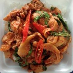 ข้าวพริกแกงหมูชิ้น