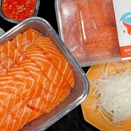 Umi Kara - 海 から ( แซลม่อนซาซิมิ, ยำแซลม่อน, ยำมาม่า )